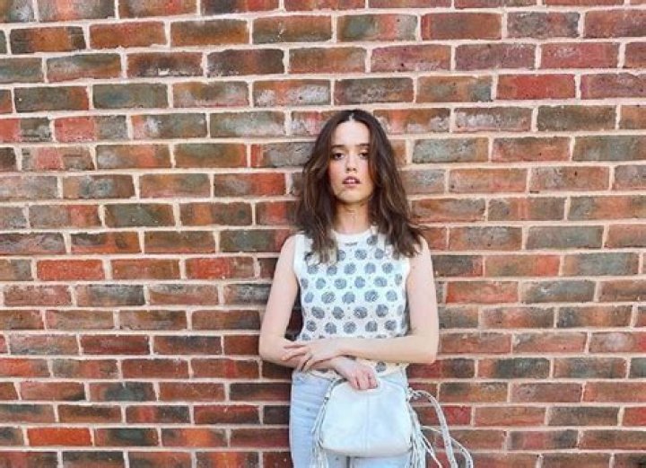 
Aimee Lou Wood Boyfriend 2023 | Break Up With Ex Connor Swindells 