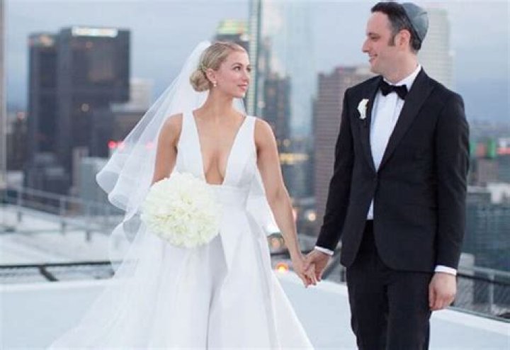 
Comedian Iliza Shlesinger Husband Noah Galuten And Wedding Details 