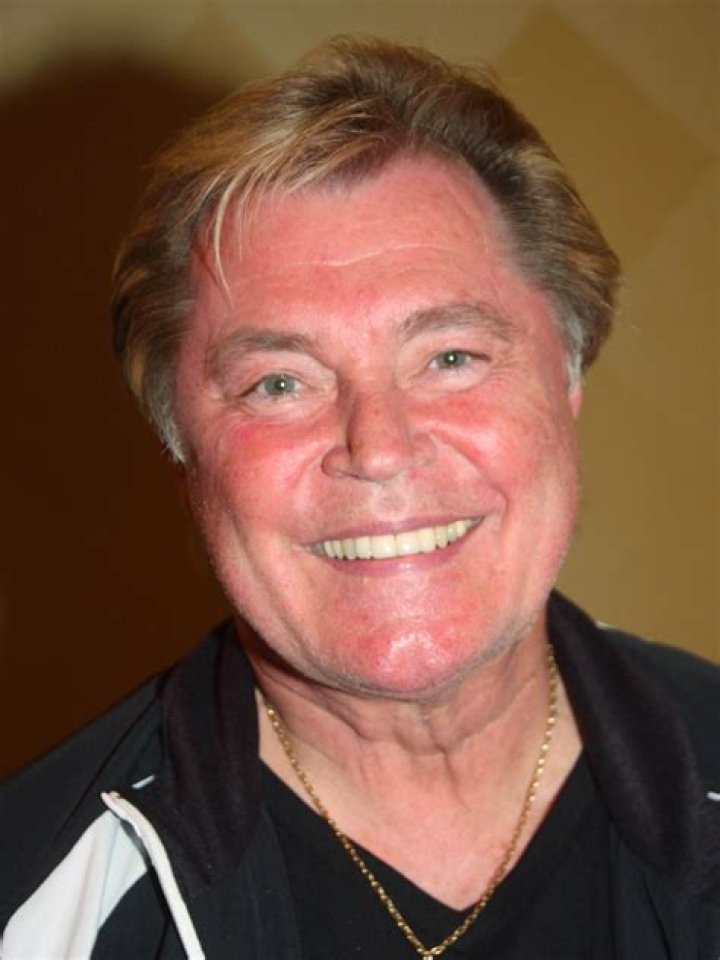 Dennis Cole Height, Weight, Net Worth, Age, Wiki, Who, Instagram, Biography