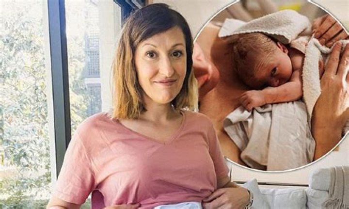 
Does Celia Pacquola Have A Baby? Here’s All We Know About Her Love Life 
