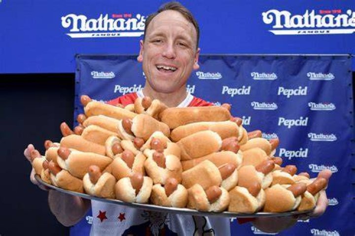 
Geoffrey Esper Into The Nathan’s Hot Dog Eating Competition To Beat Joey Chestnut 