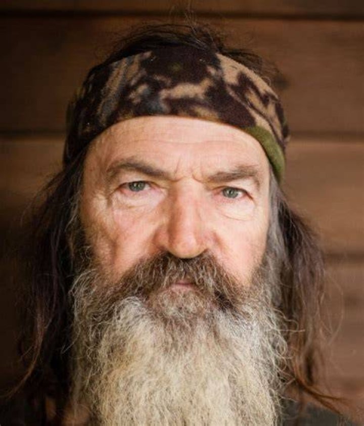 Is Phil Robertson Related To Pat Robertson?