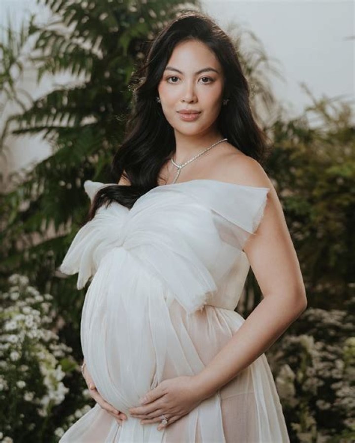 
Is YouTuber Dominique Cojuangco Pregnant? Everything To Know 