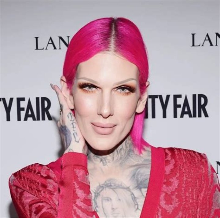 Jeffree Star Age, Bio, Family, Gay, Boyfriend, Net Worth, Facts