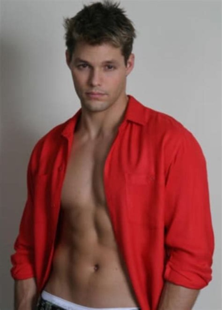 Justin Shane Bruening Height, Weight, Net Worth, Age, Birthday, Wikipedia, Who, Nationality, Biography