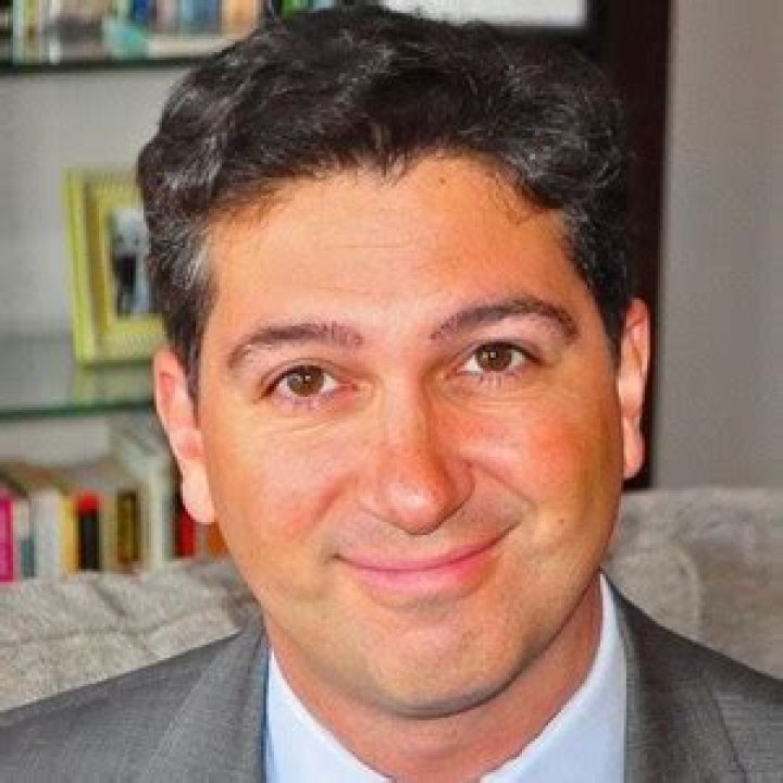 Ken Dilanian Biography, Age, Wiki, Net worth, Height, Wife, Family, Wikipedia, Married