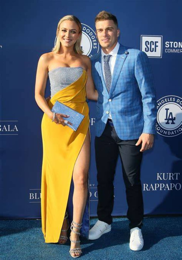 Kike Hernandez is Married to Wife: Mariana Vicente. Kids