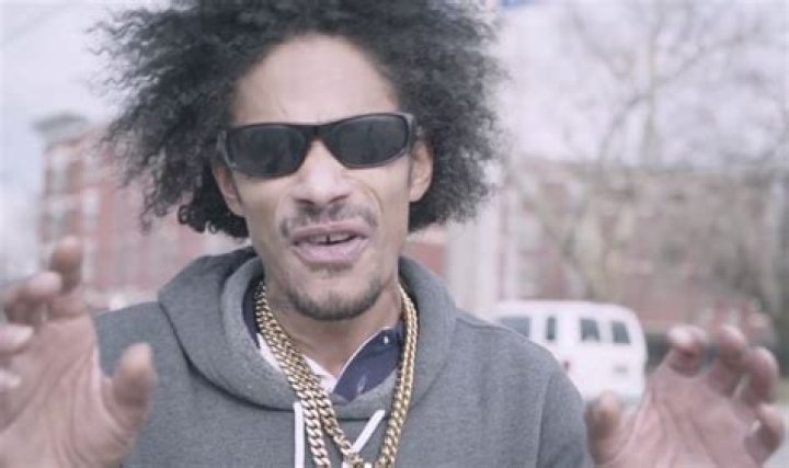 Layzie Bone Height, Weight, Net Worth, Age, Birthday, Wikipedia, Who, Nationality, Biography