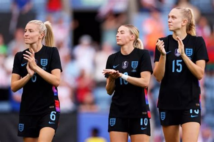 
Leah Williamson Net Worth & Salary 2022 – How Rich Is England Women’s Team Captain? 