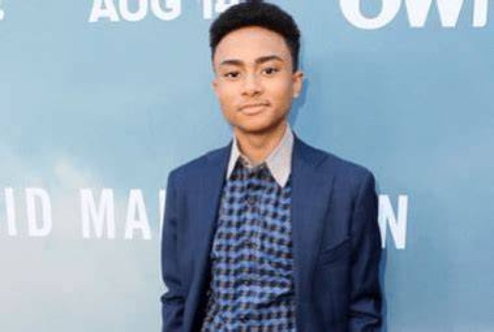 
Logan Rozos Height, Weight, Net Worth, Age, Birthday, Wikipedia, Who, Nationality, Biography 