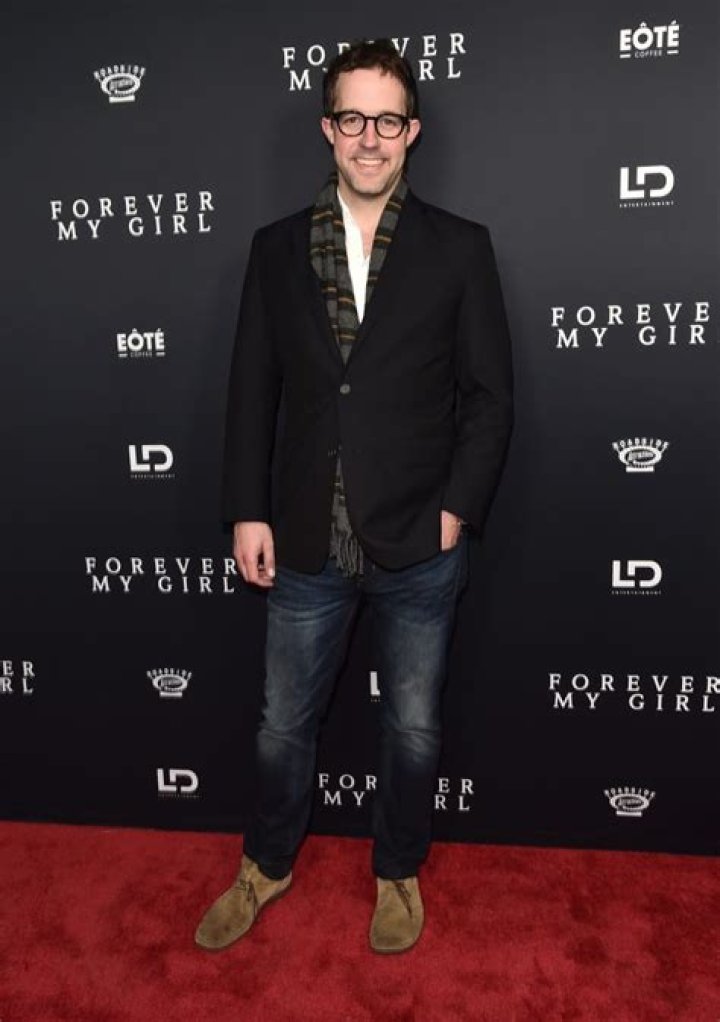 Peter Cambor Height, Weight, Net Worth, Age, Birthday, Wikipedia, Who, Nationality, Biography