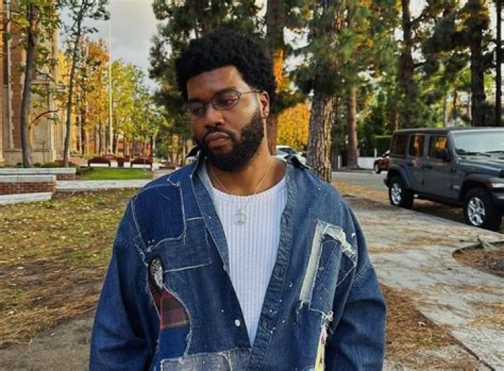 
Social Media Users React, As Khalid Shares Photos Of Himself With Phyna Online 