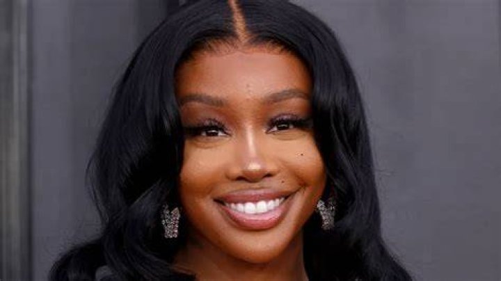 SZA Height, Weight, Net Worth, Age, Birthday, Wikipedia, Who, Instagram, Biography