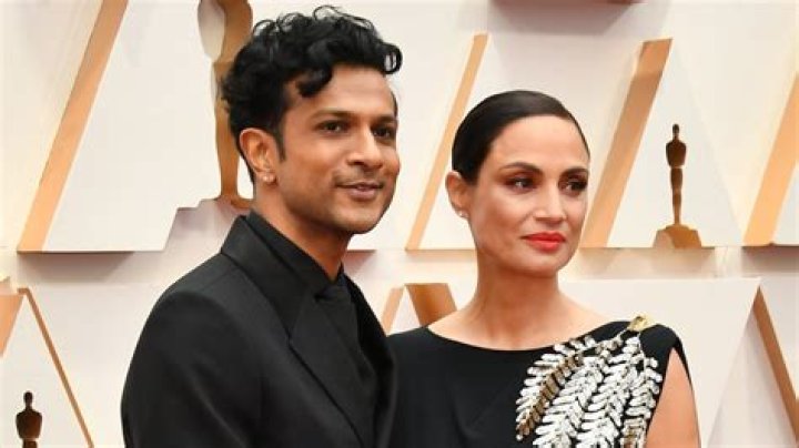 Utkarsh Ambudkar is Married to Wife: Naomi Campbell. Kids.
