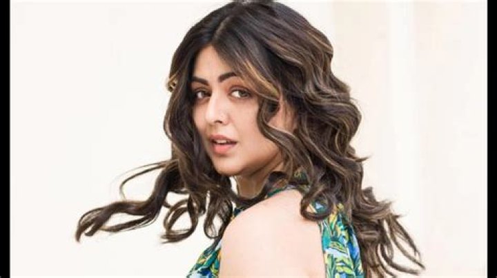 
Who are Shafaq Naazs Parents? Shafaq Naaz Biography, Parents Name, Nationality and More 