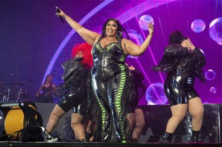 
Who is Cassandra? Twitter troll uses Lizzo’s nude photo to fat-shame singer, receives backlash 